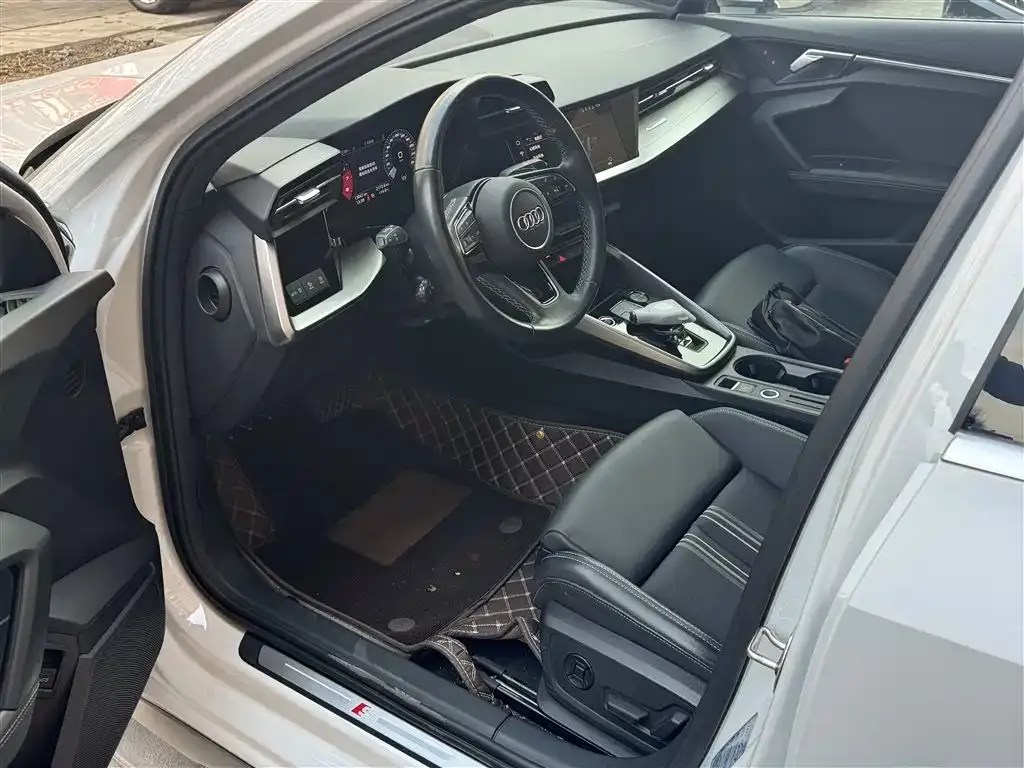 Audi A3 2024 из CN, фото 3