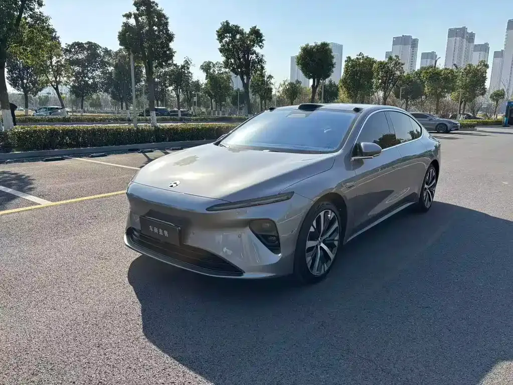 NIO ET7
