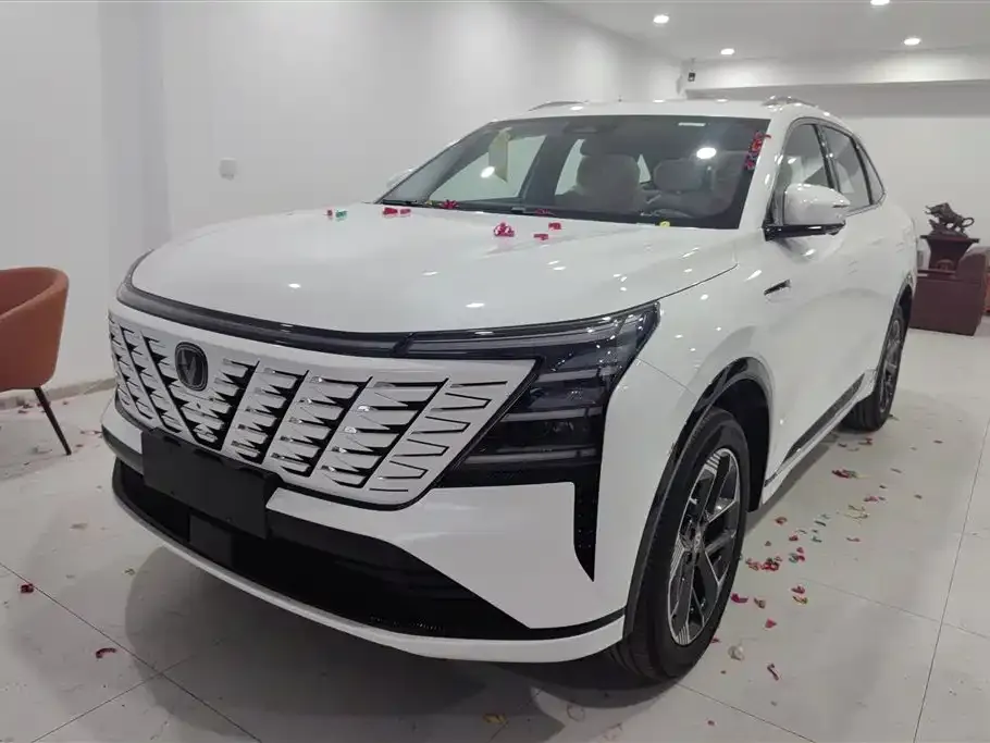 Changan CS75PLUS — фото 1