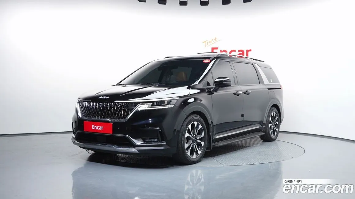 Kia Carnival Gasoline 7-Seater Signature