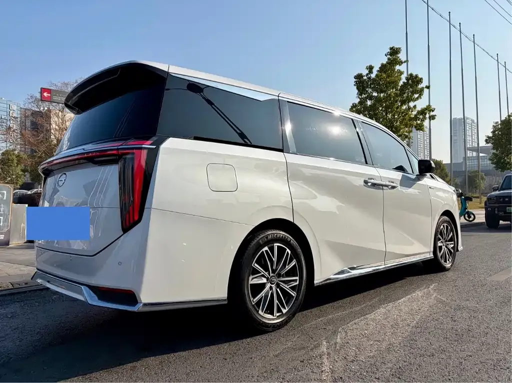 GAC Motor Trumpchi M8 — фото 2