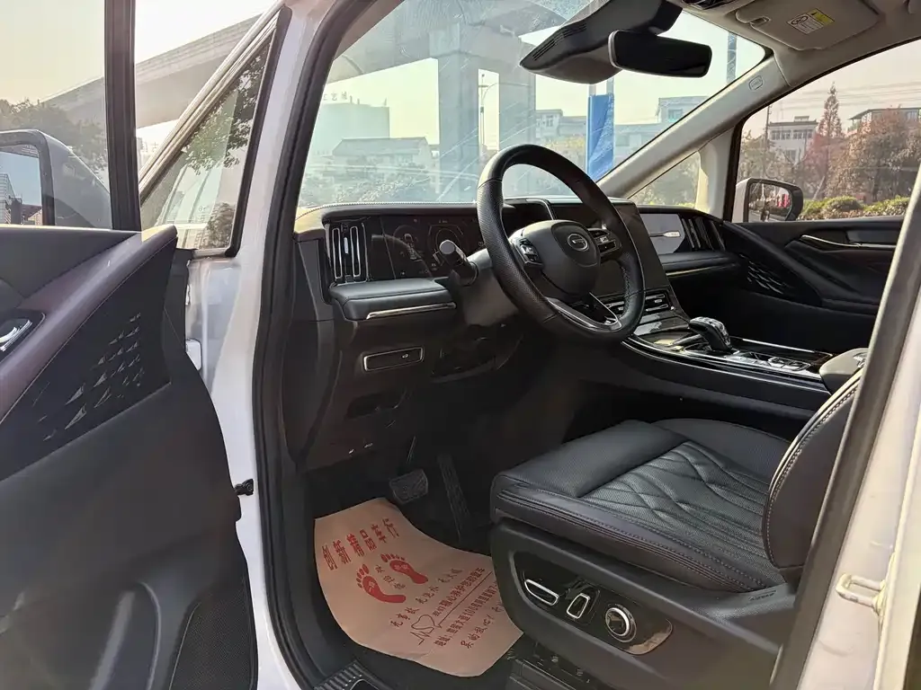 GAC Motor Trumpchi M8 — фото 3