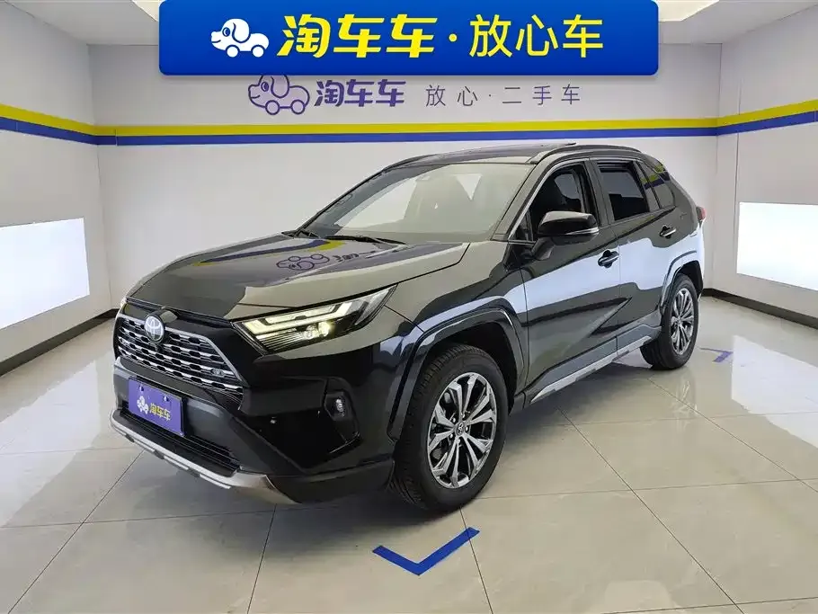 Toyota RAV4 — фото 1