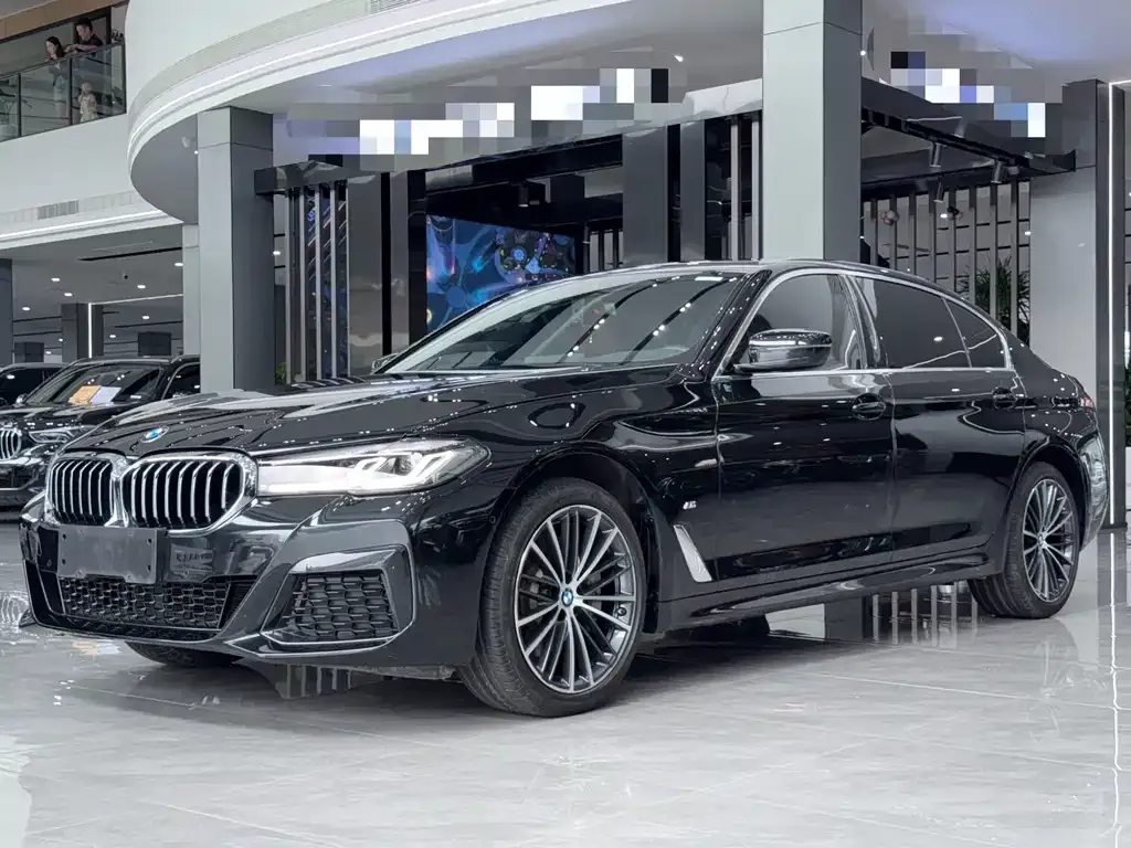 BMW 5 Series — фото 1