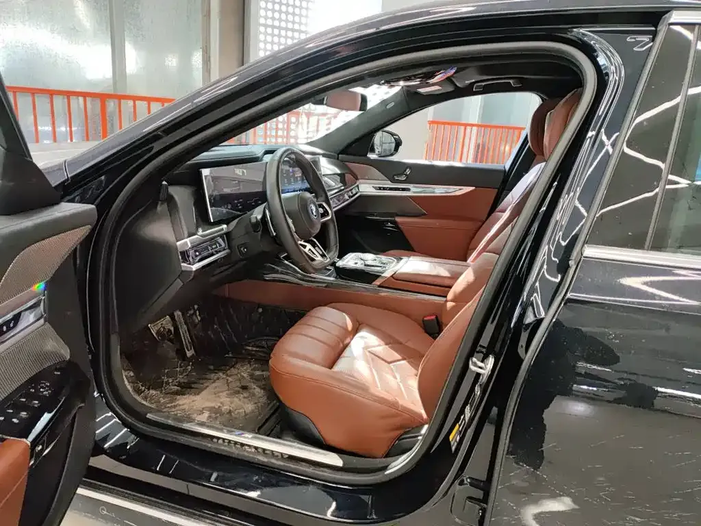 BMW i7 2024 из CN, фото 6