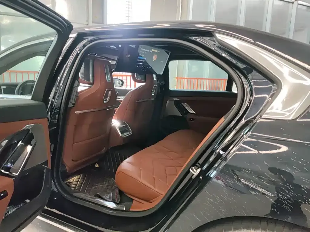 BMW i7 2024 из CN, фото 3