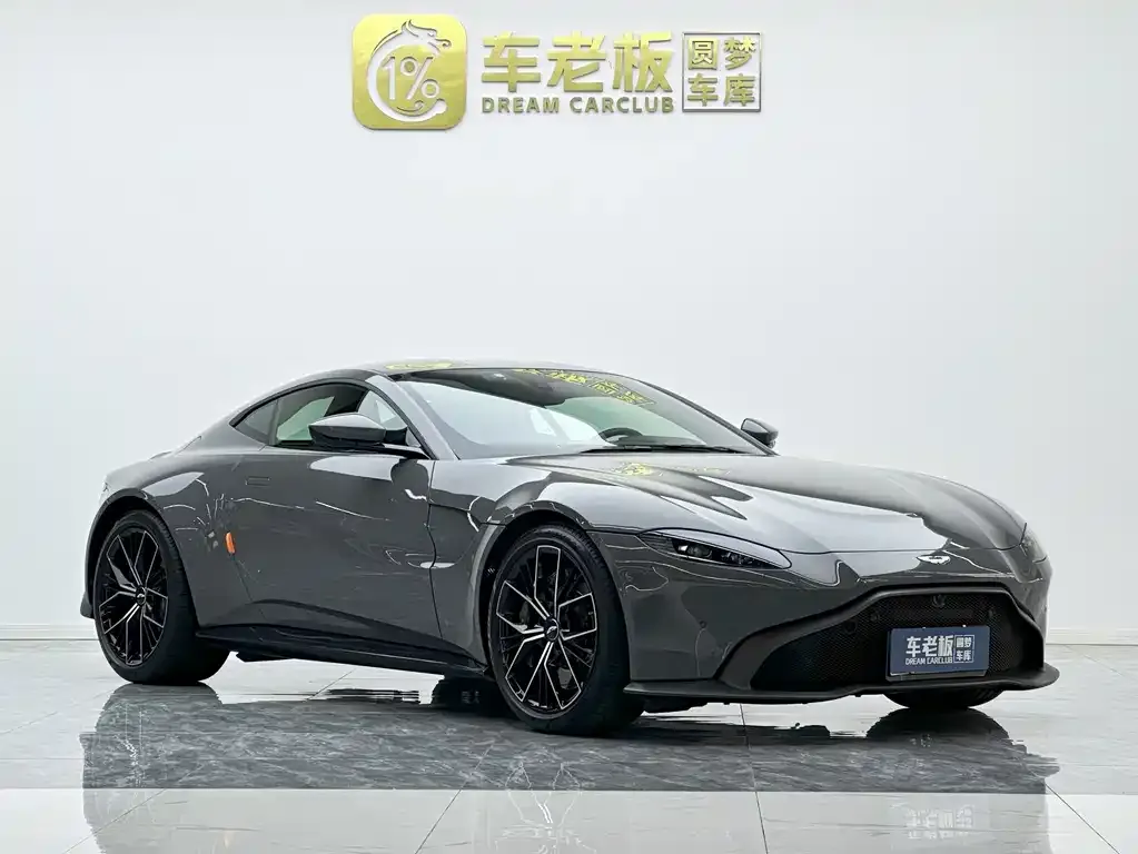 Aston Martin V8 Vantage 2023 из CN, фото 9