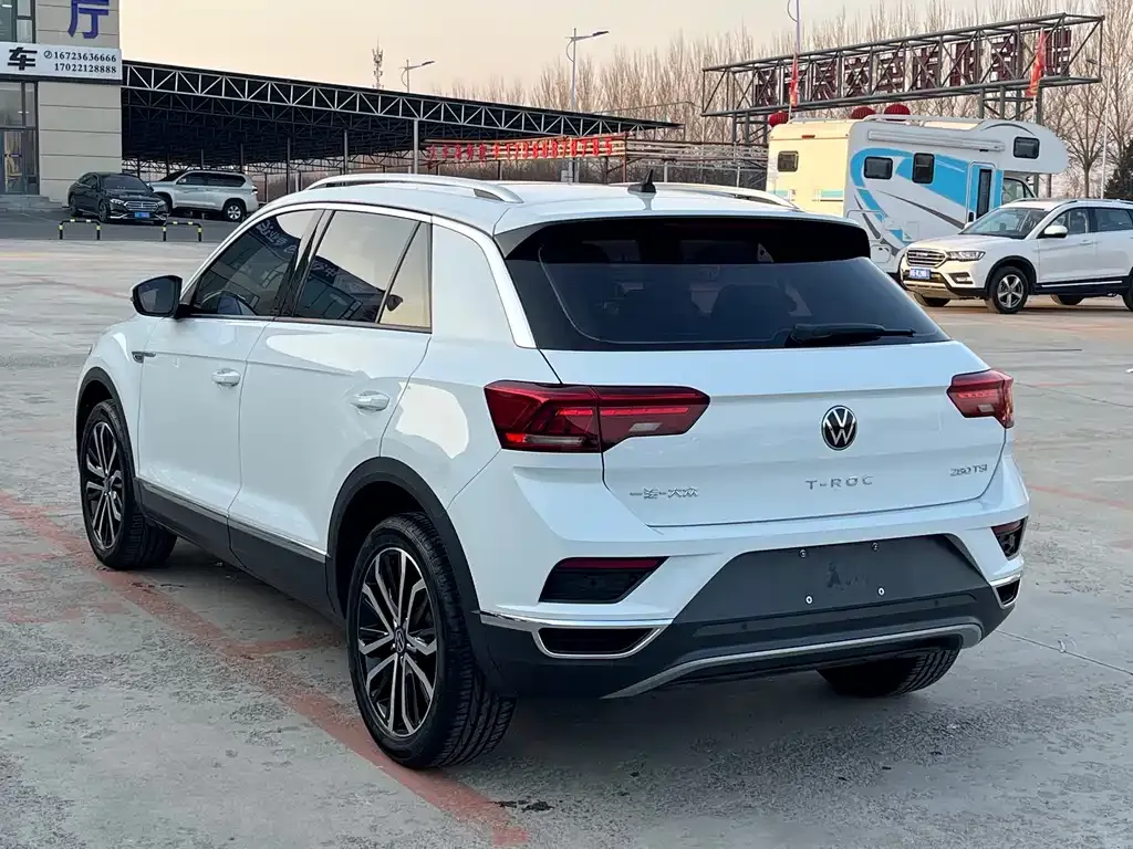 Volkswagen T-Roc — фото 5