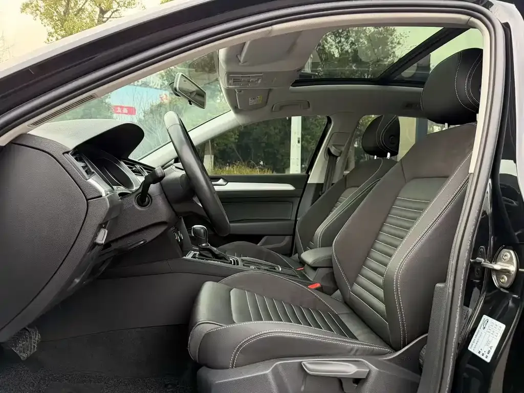 Volkswagen Magotan 2022 из CN, фото 3