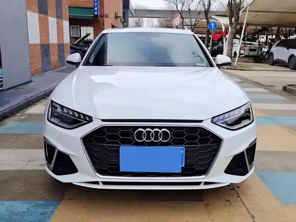 Audi A4L 2021 из CN, фото 10