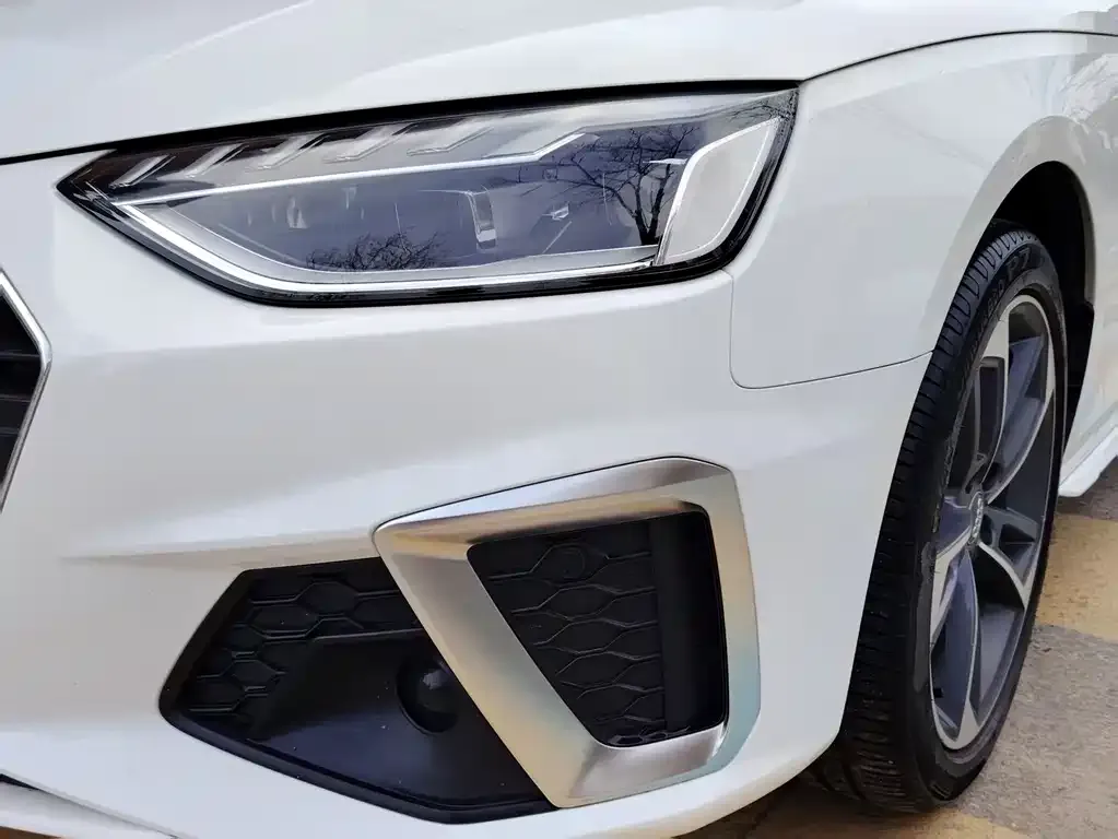Audi A4L 2021 из CN, фото 2
