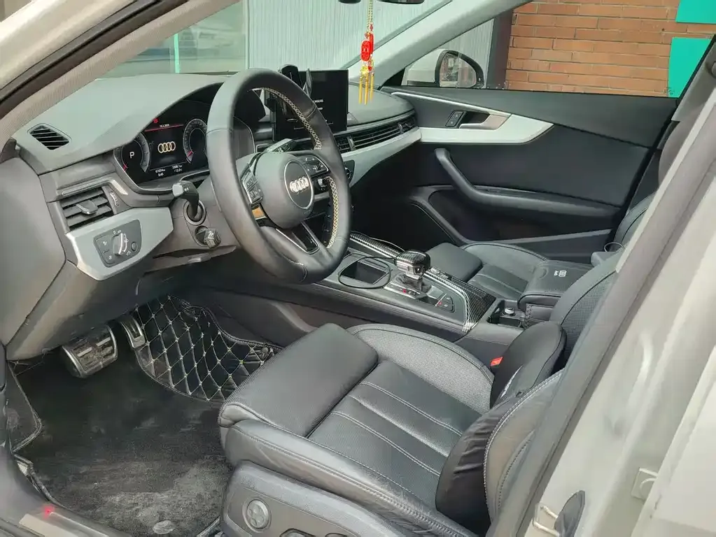 Audi A4L 2021 из CN, фото 5