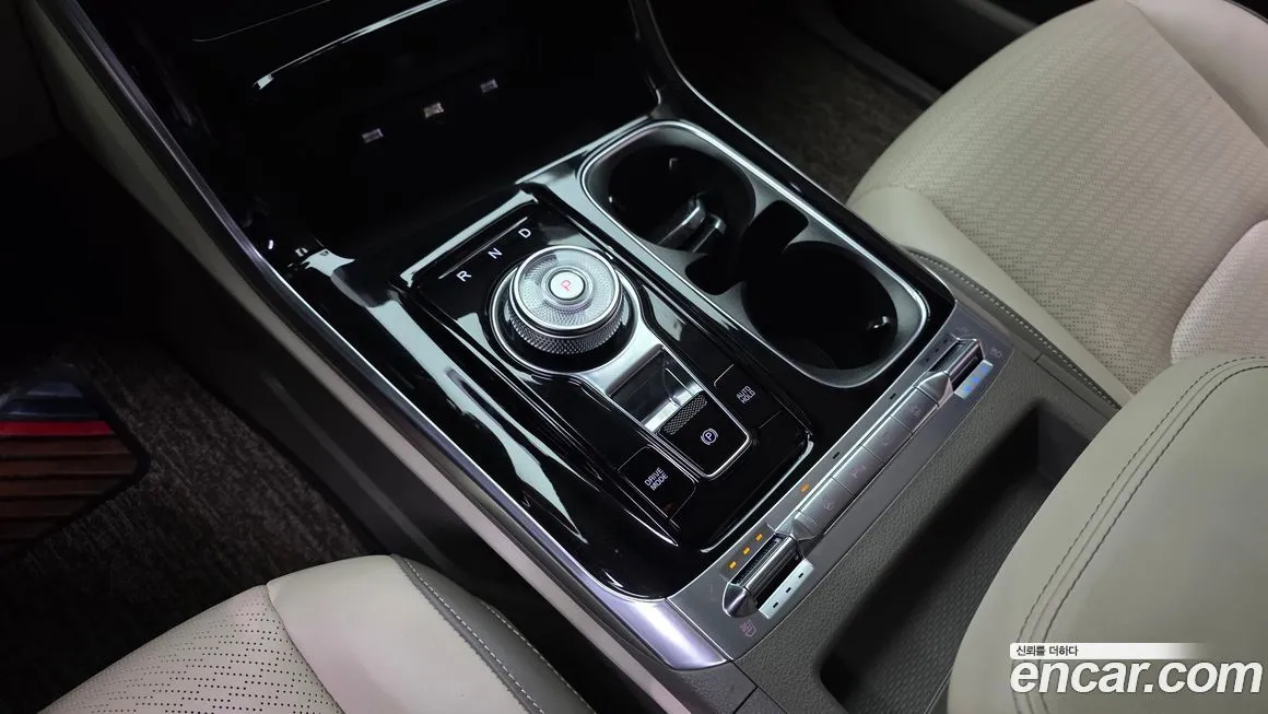 Kia Carnival — фото 10