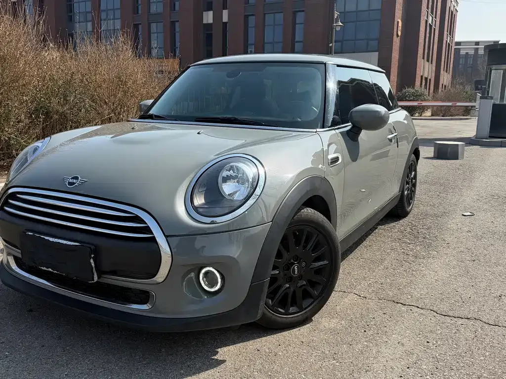 MINI Cooper (3-door)