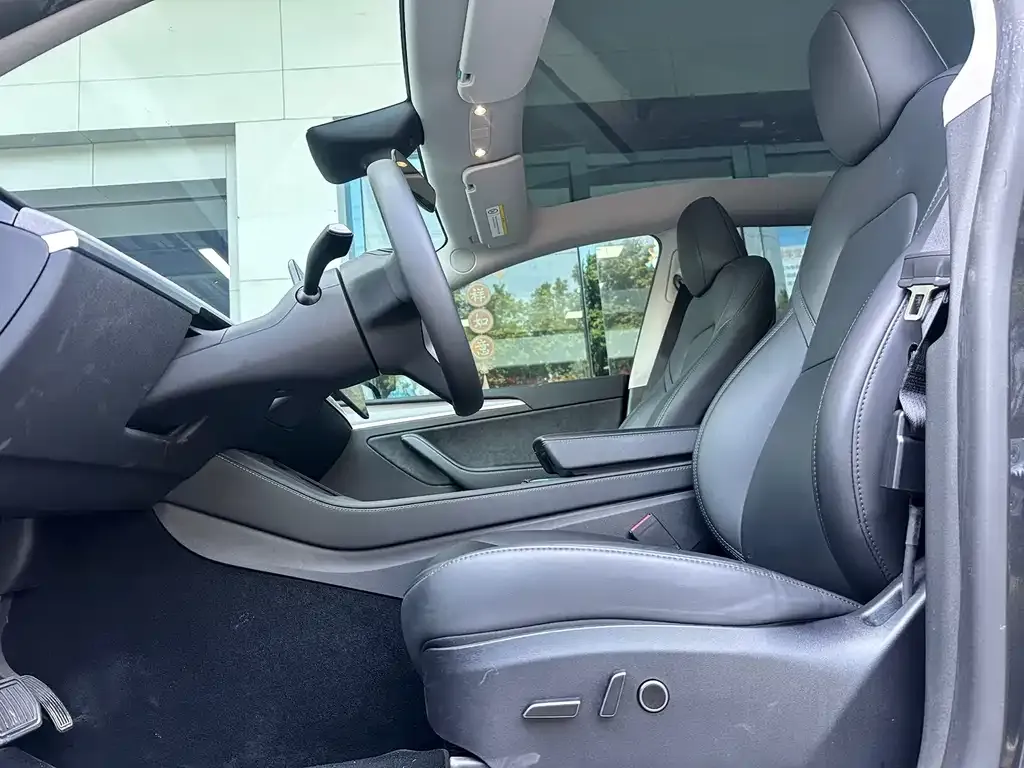 Tesla Model Y 2024 из CN, фото 8