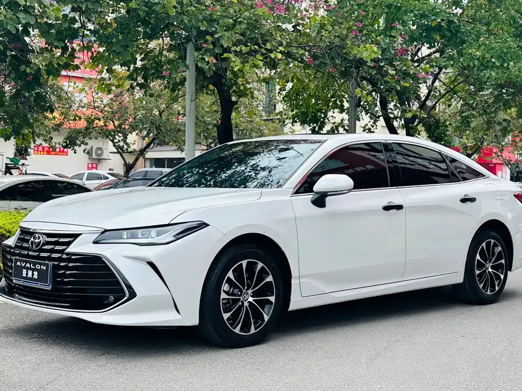 Toyota Avalon 2023 из CN, фото 1