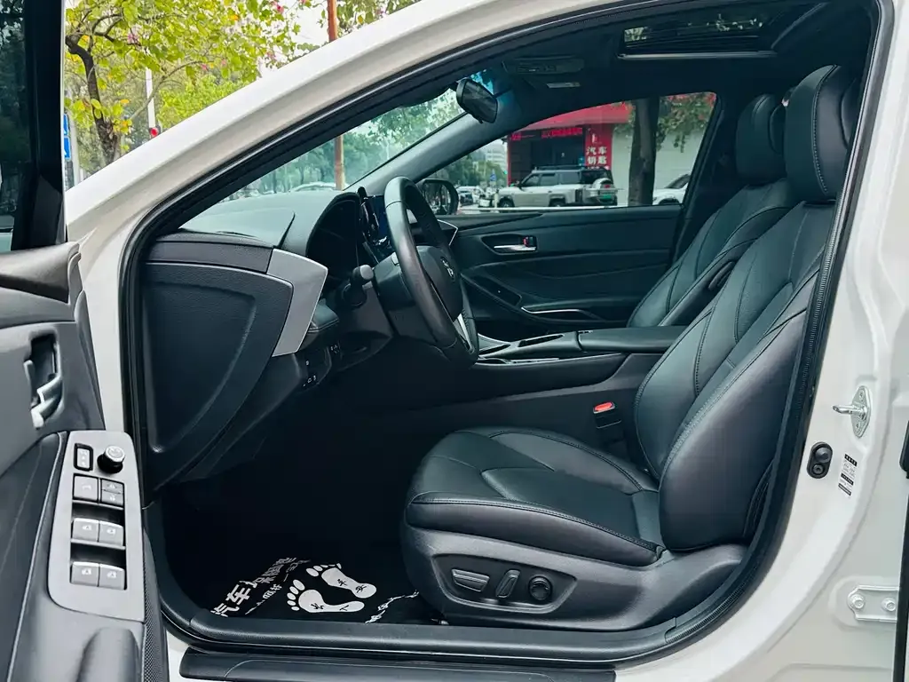 Toyota Avalon 2023 из CN, фото 6