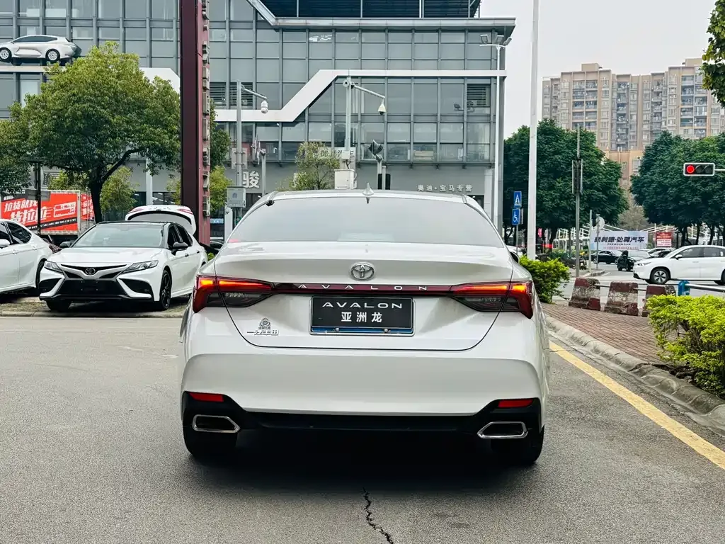 Toyota Avalon 2023 из CN, фото 4