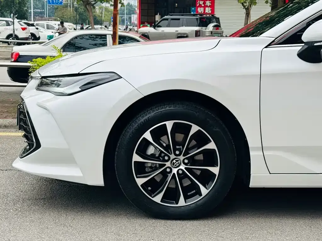 Toyota Avalon 2023 из CN, фото 2