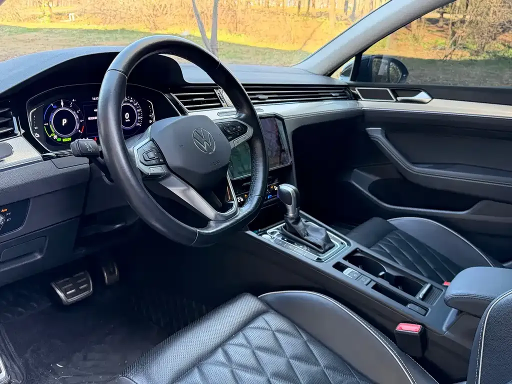 Volkswagen Magotan GTE PHEV 2024 из CN, фото 3