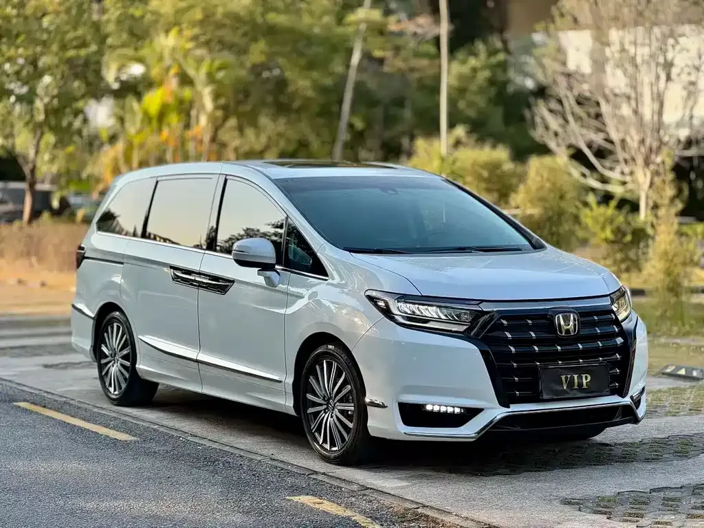 Honda Elysion 2022 из CN, фото 3