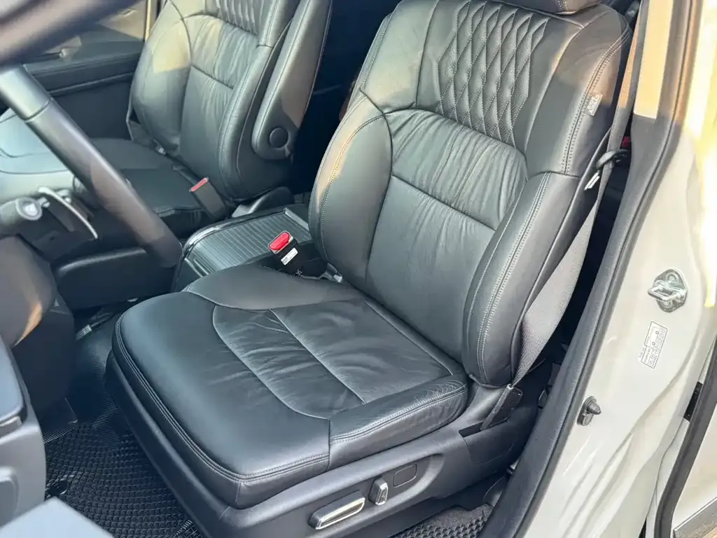 Honda Elysion 2022 из CN, фото 4