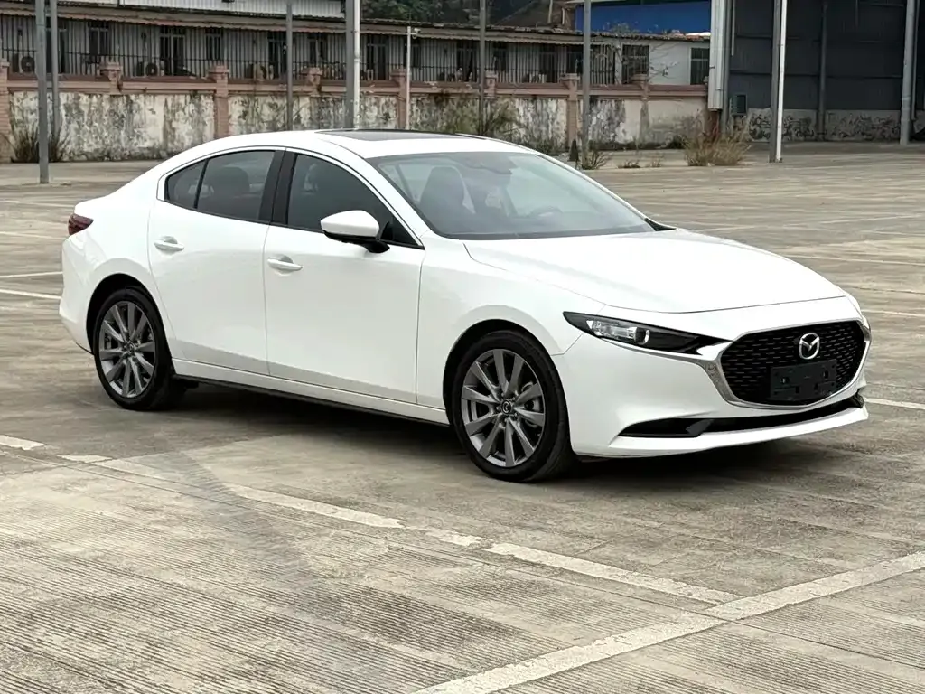 Mazda 3 Axela 2022 из CN, фото 1