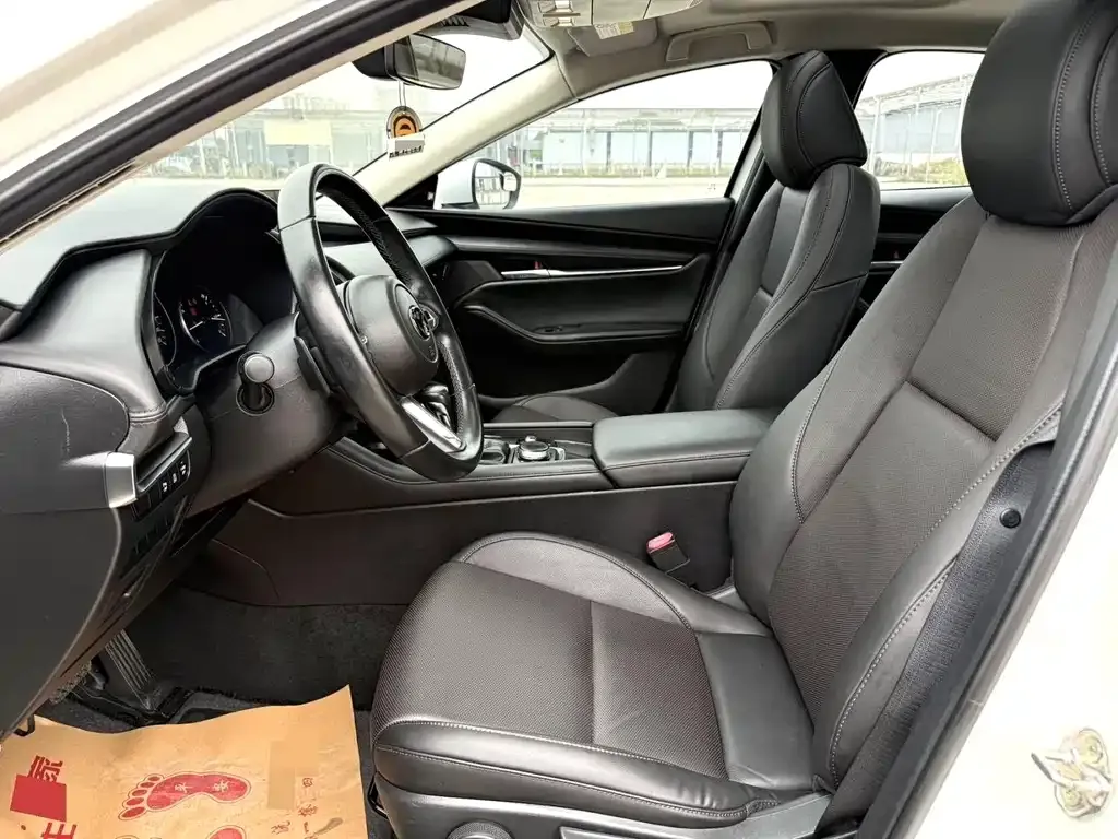 Mazda 3 Axela 2022 из CN, фото 3
