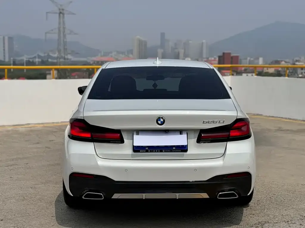 BMW 5 Series — фото 2