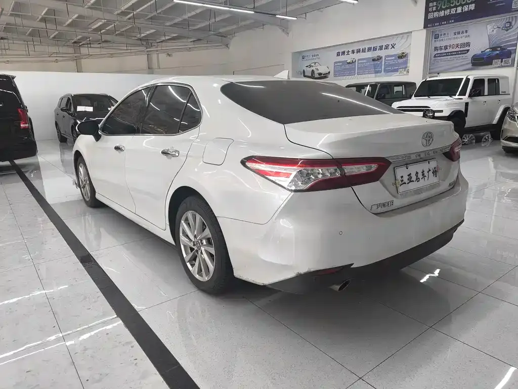 Toyota Camry 2023 из CN, фото 2