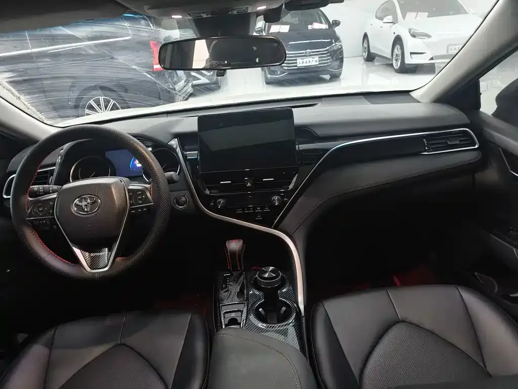 Toyota Camry 2023 из CN, фото 9