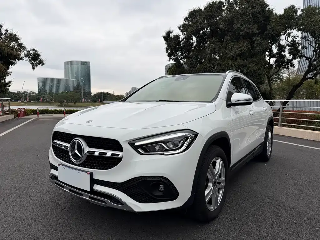 Mercedes-Benz GLA — фото 1