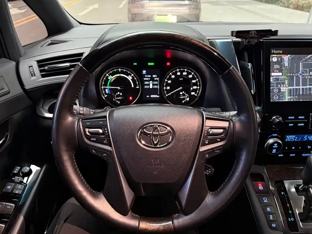 Toyota Vellfire — фото 10