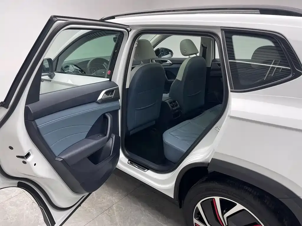 Volkswagen Tharu 2024 из CN, фото 8