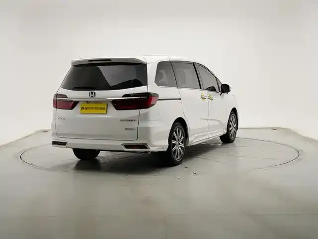 Honda Odyssey — фото 2