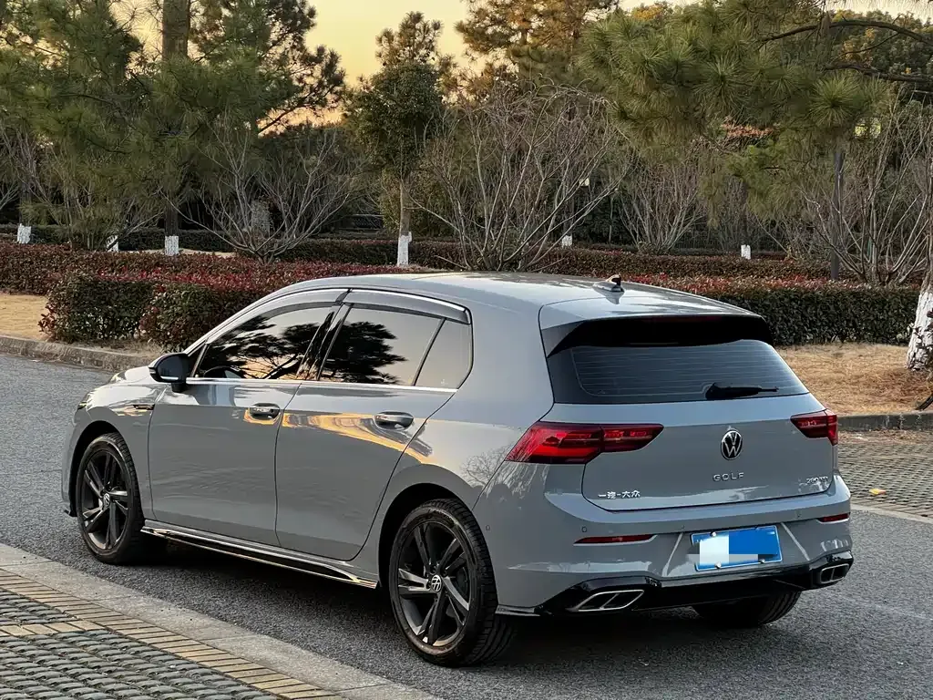 Volkswagen Golf 2024 из CN, фото 3