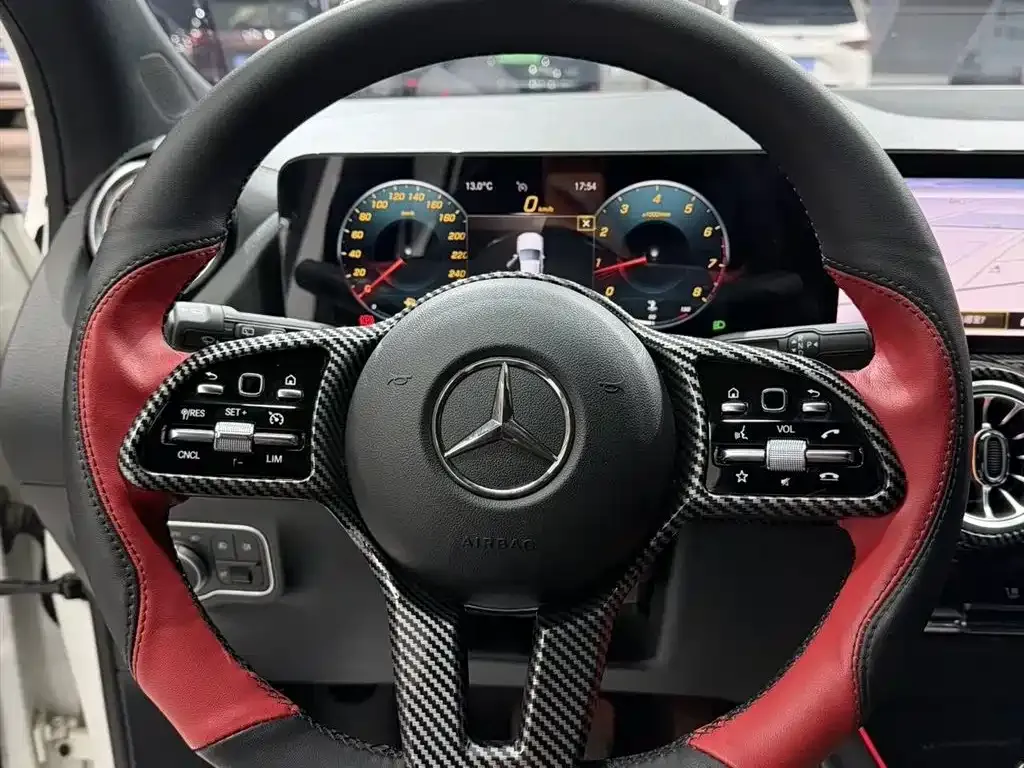 Mercedes-Benz GLA — фото 6
