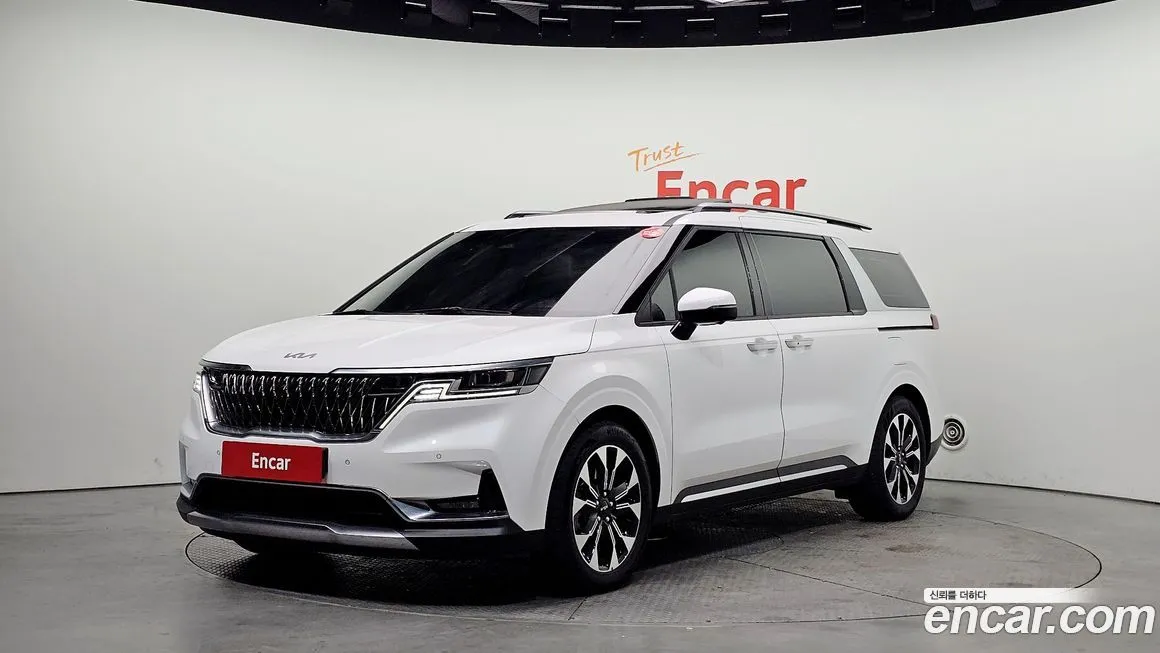 Kia Carnival — фото 1