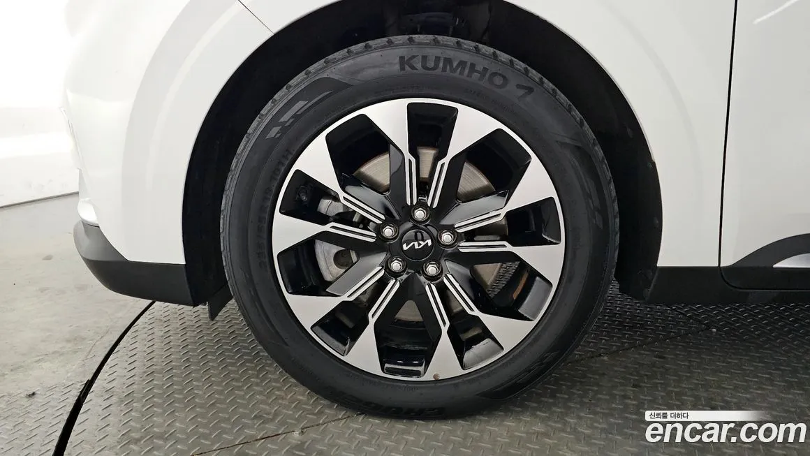 Kia Carnival — фото 10