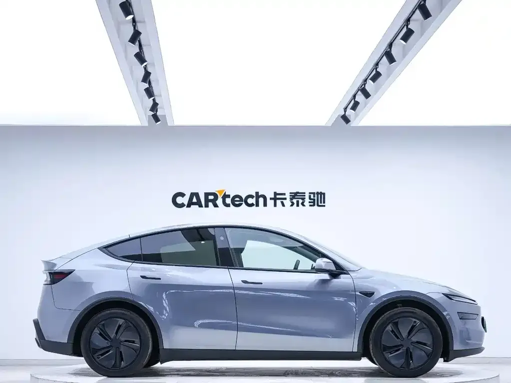 Tesla Model Y — фото 6