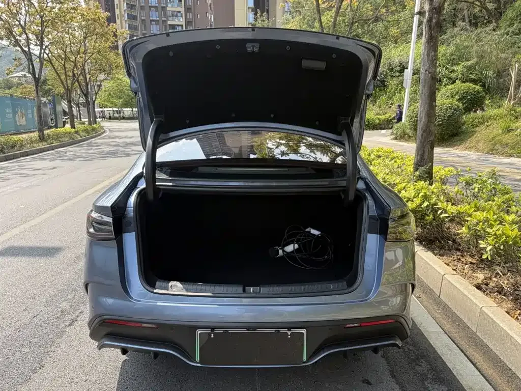 BYD Seal — фото 10