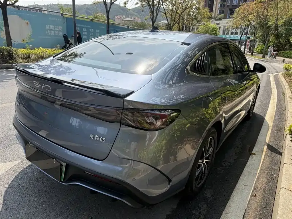 BYD Seal — фото 8