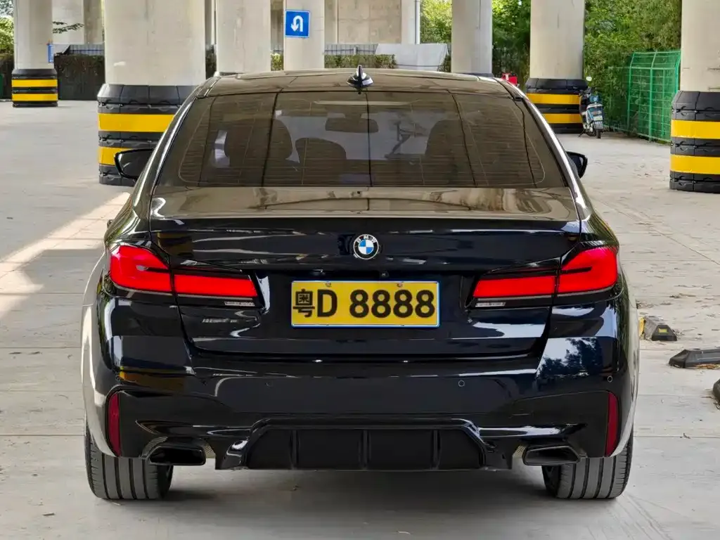 BMW 5 Series — фото 4