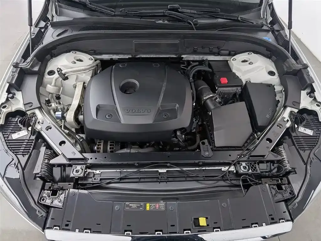 Volvo XC60 2021 из CN, фото 8