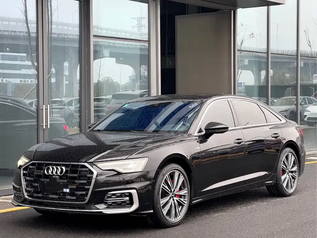 Audi A6L — фото 1