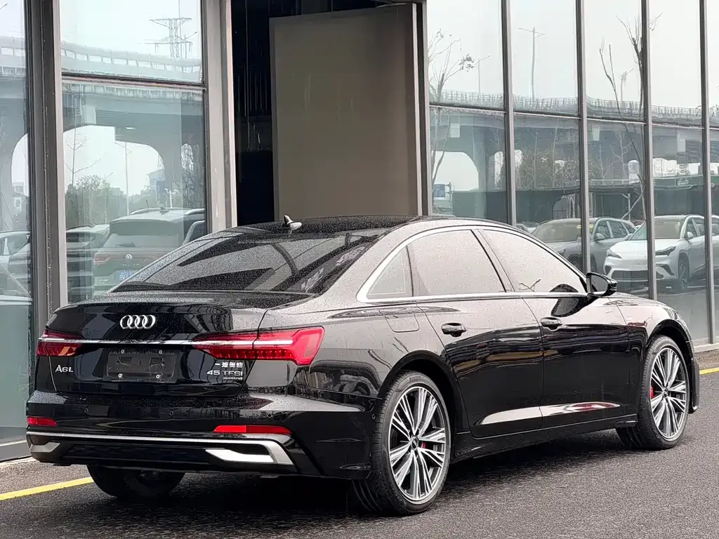 Audi A6L — фото 5