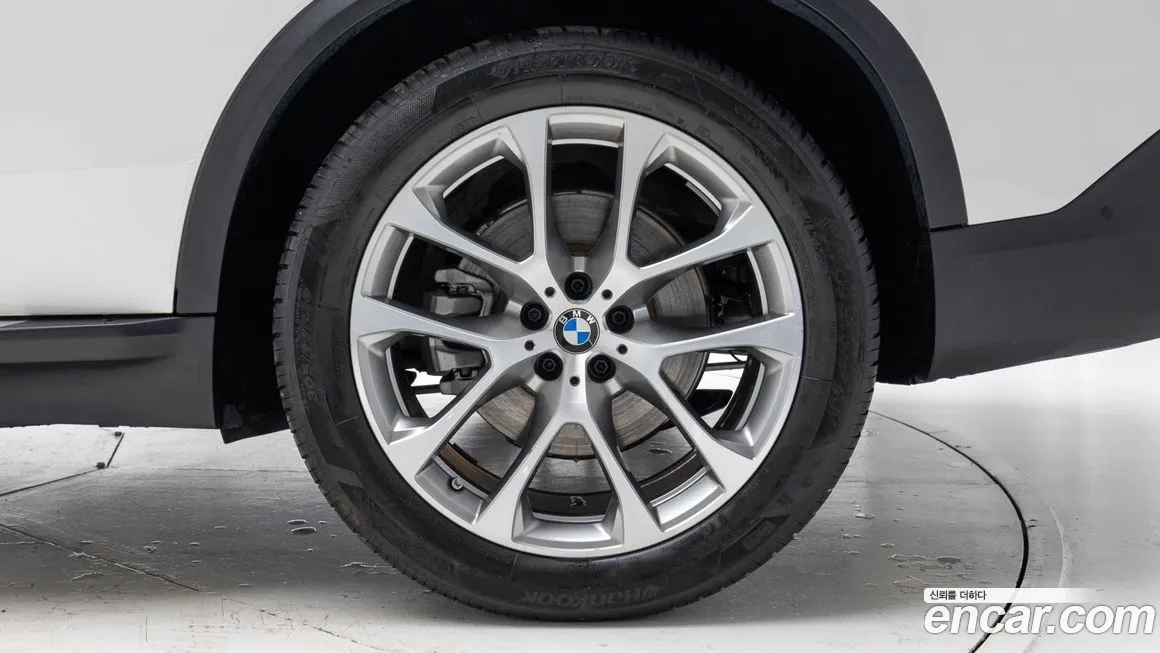 BMW X5 — фото 9