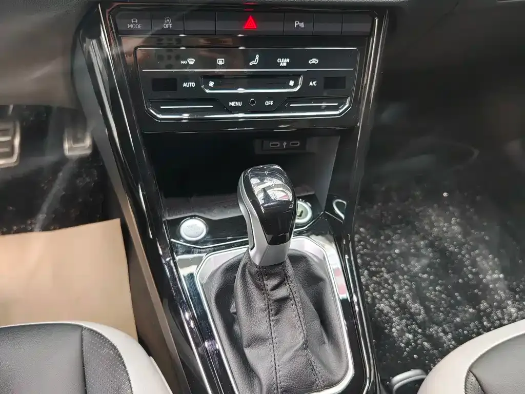 Volkswagen T-Roc 2024 из CN, фото 10
