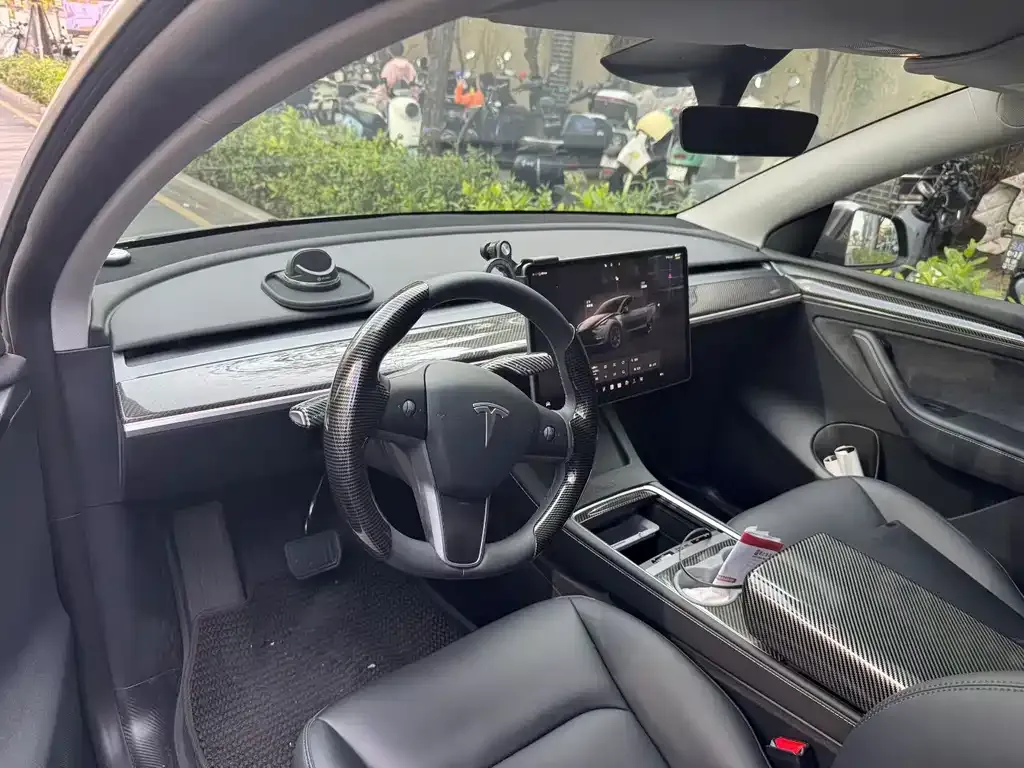 Tesla Model Y — фото 6