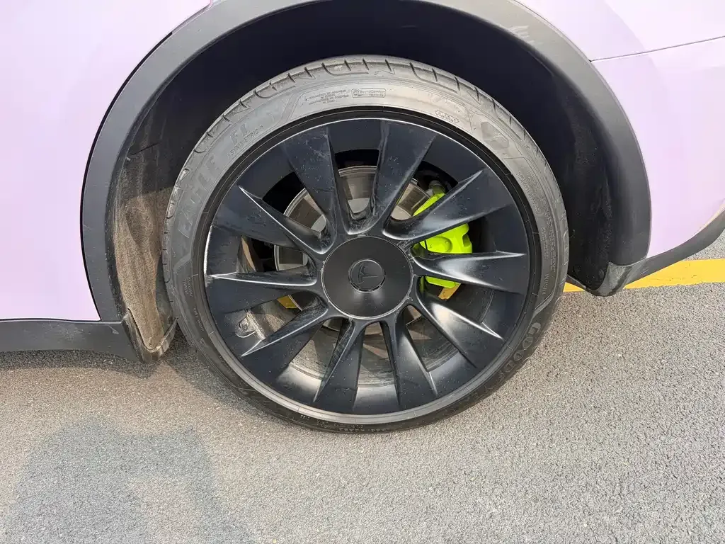 Tesla Model 3 — фото 10
